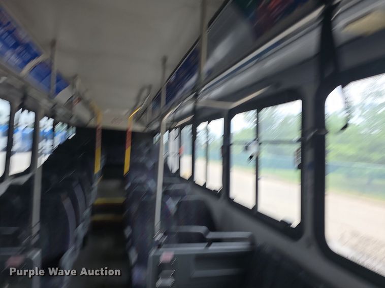 image for item DQ4429 2006 Gillig shuttle bus