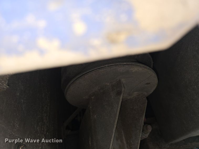 image for item DQ4429 2006 Gillig shuttle bus