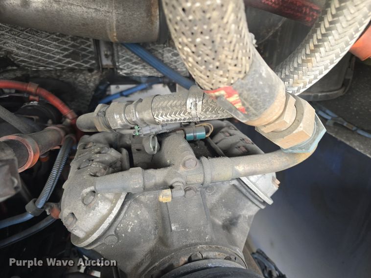 image for item DQ4429 2006 Gillig shuttle bus