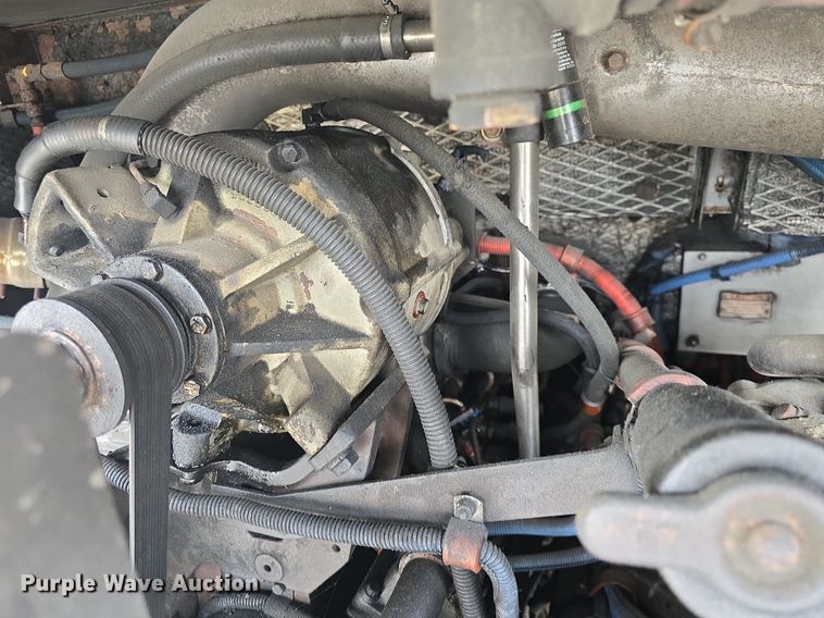 image for item DQ4429 2006 Gillig shuttle bus