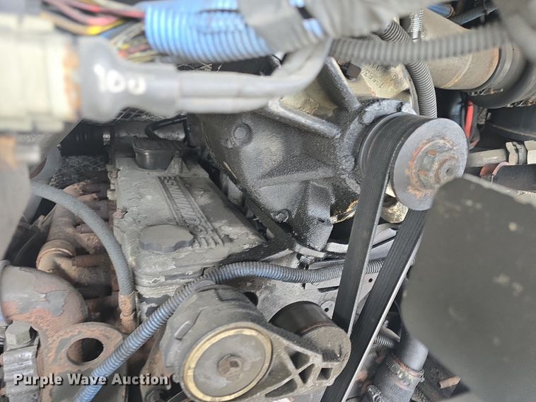 image for item DQ4429 2006 Gillig shuttle bus