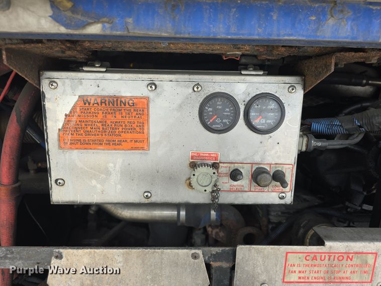 image for item DQ4429 2006 Gillig shuttle bus