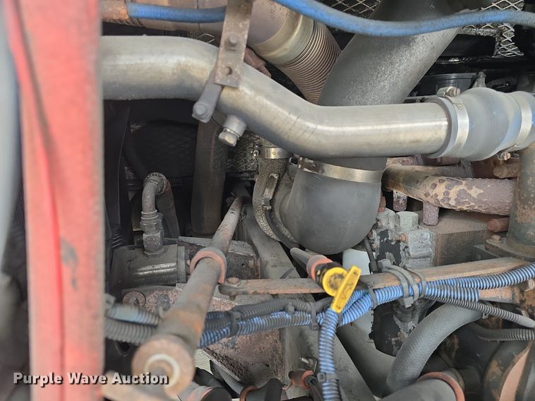 image for item DQ4429 2006 Gillig shuttle bus