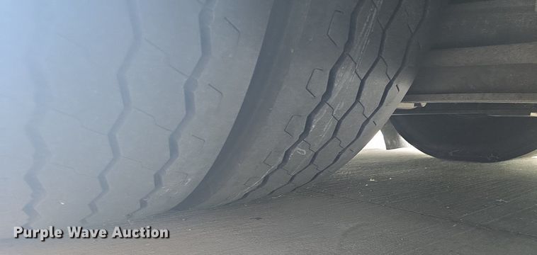 image for item DQ4429 2006 Gillig shuttle bus