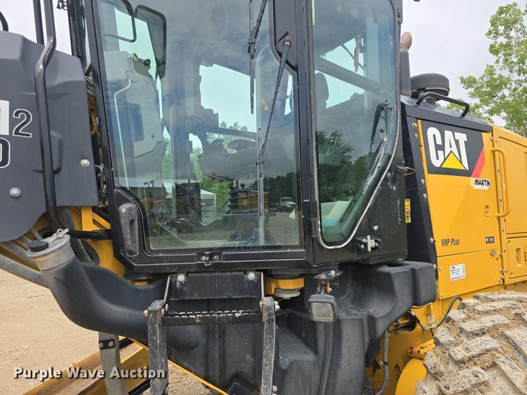 image for item DQ4433 2012 Caterpillar 140M2  motor grader