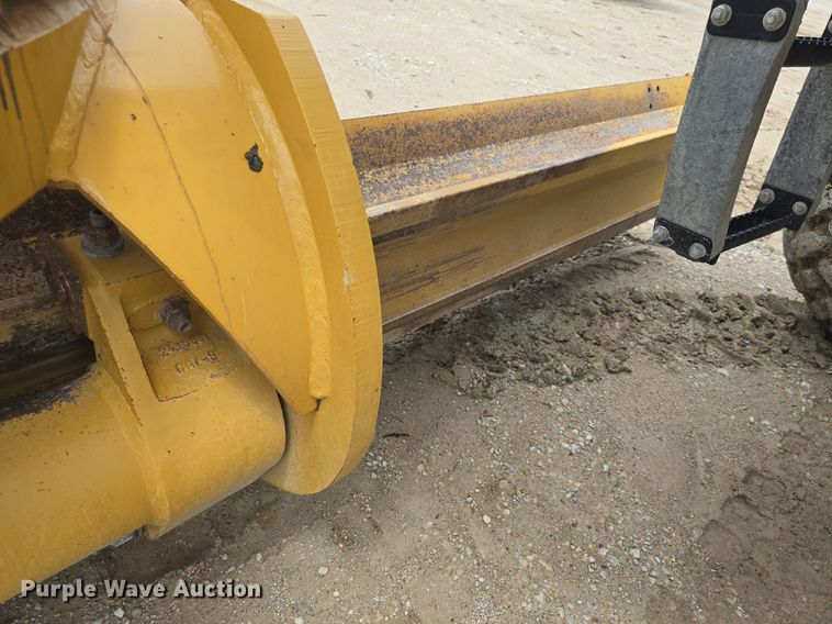 image for item DQ4433 2012 Caterpillar 140M2  motor grader