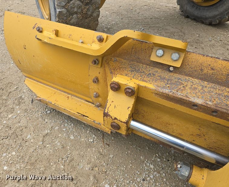 image for item DQ4433 2012 Caterpillar 140M2  motor grader