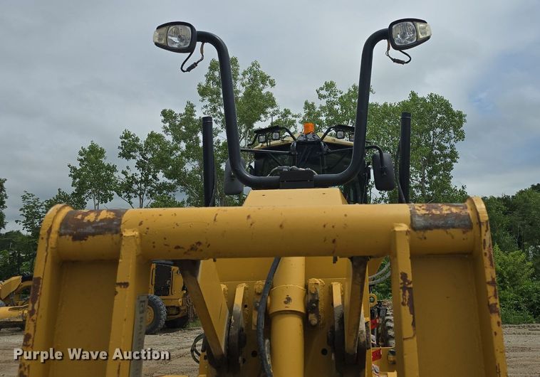 image for item DQ4433 2012 Caterpillar 140M2  motor grader