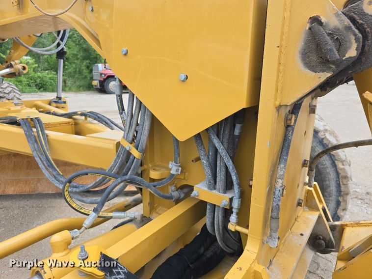 image for item DQ4433 2012 Caterpillar 140M2  motor grader