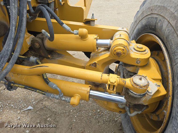 image for item DQ4433 2012 Caterpillar 140M2  motor grader