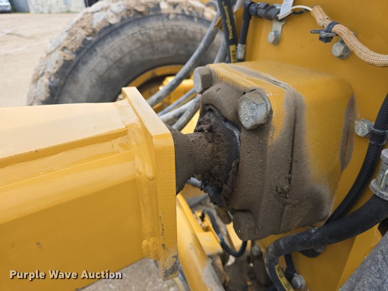 image for item DQ4433 2012 Caterpillar 140M2  motor grader