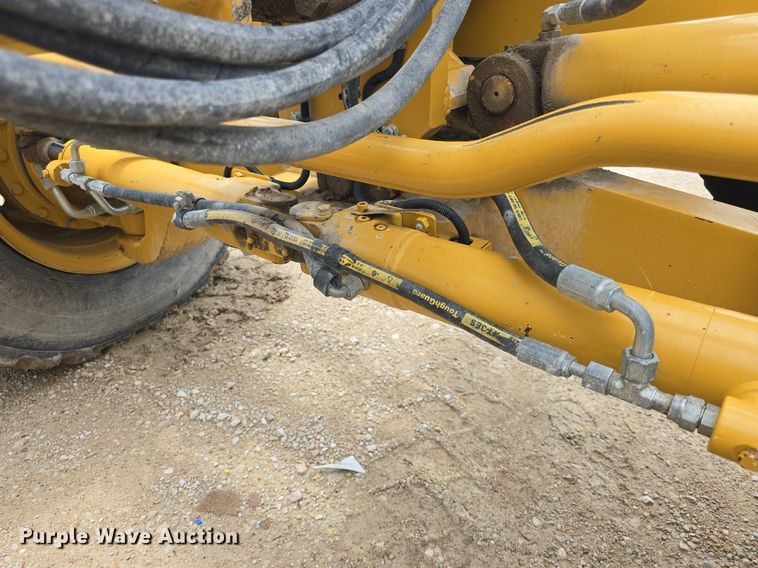 image for item DQ4433 2012 Caterpillar 140M2  motor grader