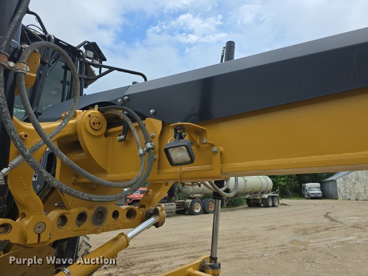 image for item DQ4433 2012 Caterpillar 140M2  motor grader