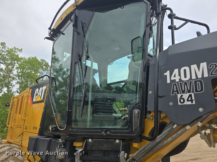 image for item DQ4433 2012 Caterpillar 140M2  motor grader