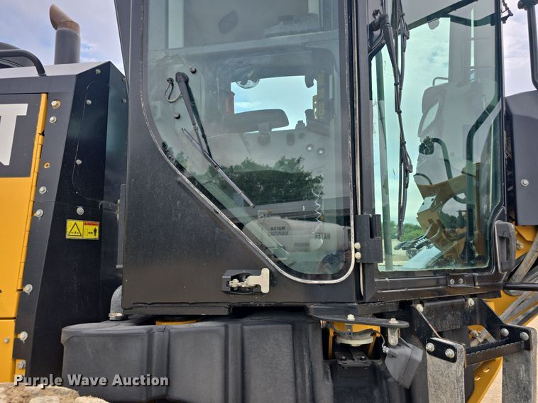 image for item DQ4433 2012 Caterpillar 140M2  motor grader