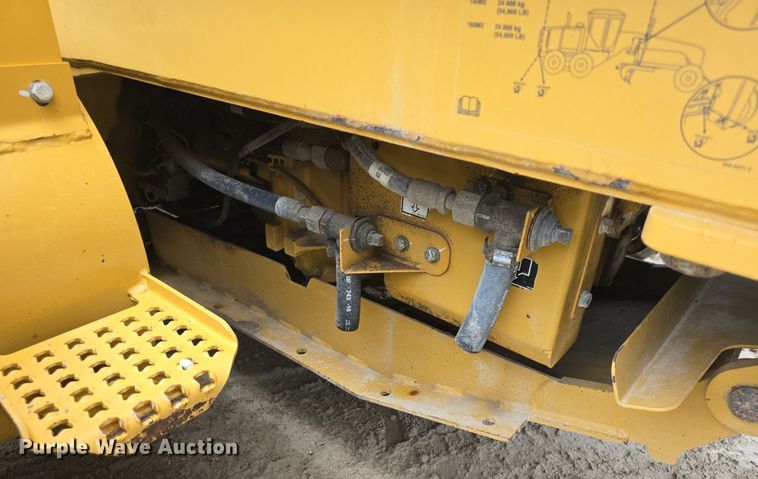 image for item DQ4433 2012 Caterpillar 140M2  motor grader