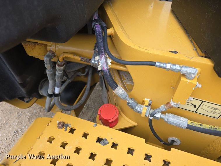 image for item DQ4433 2012 Caterpillar 140M2  motor grader