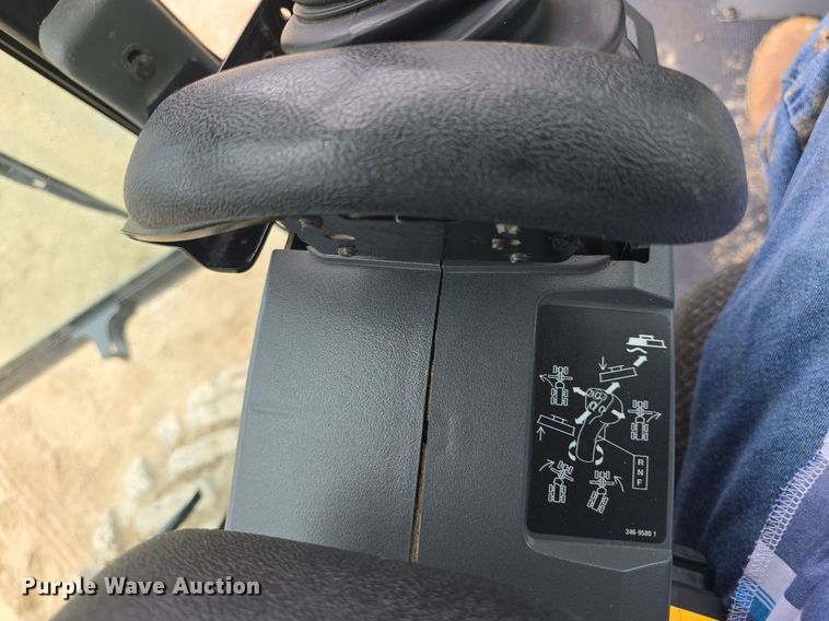 image for item DQ4433 2012 Caterpillar 140M2  motor grader