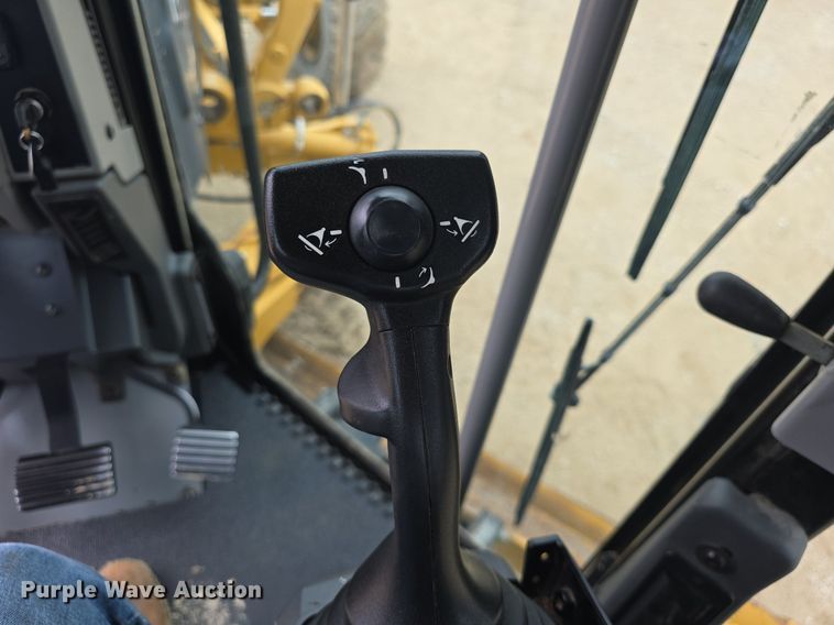 image for item DQ4433 2012 Caterpillar 140M2  motor grader