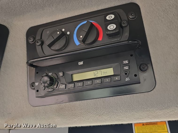 image for item DQ4433 2012 Caterpillar 140M2  motor grader