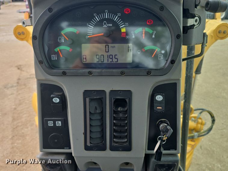 image for item DQ4433 2012 Caterpillar 140M2  motor grader