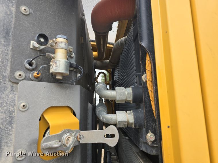 image for item DQ4433 2012 Caterpillar 140M2  motor grader