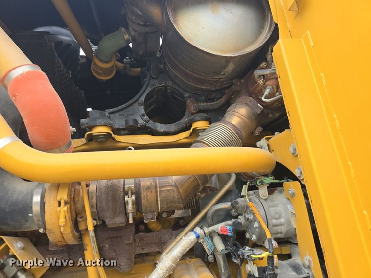 image for item DQ4433 2012 Caterpillar 140M2  motor grader