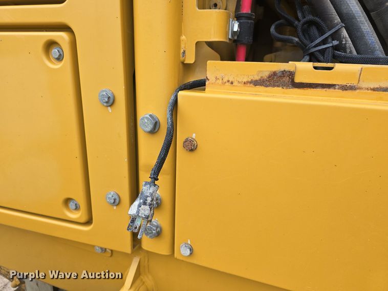 image for item DQ4433 2012 Caterpillar 140M2  motor grader