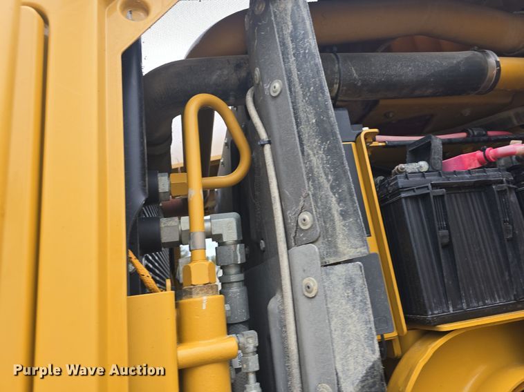 image for item DQ4433 2012 Caterpillar 140M2  motor grader