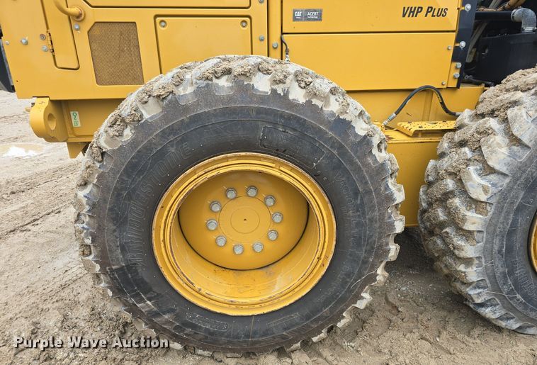 image for item DQ4433 2012 Caterpillar 140M2  motor grader