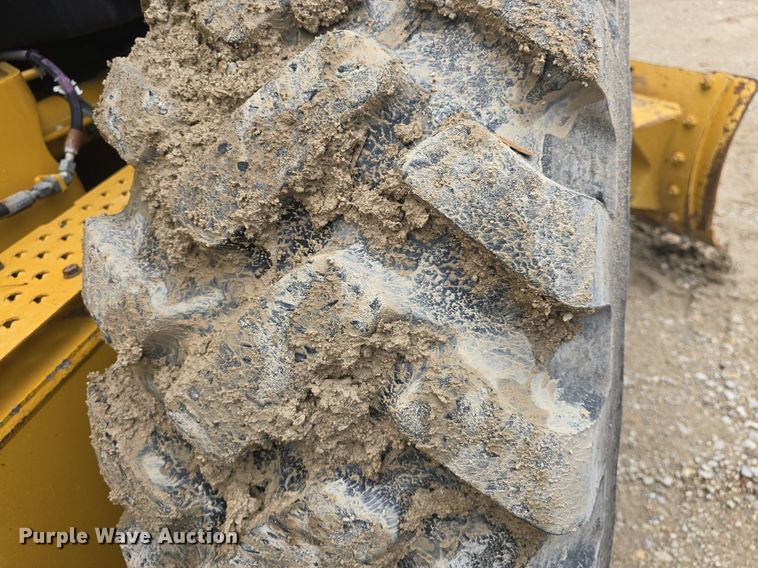 image for item DQ4433 2012 Caterpillar 140M2  motor grader