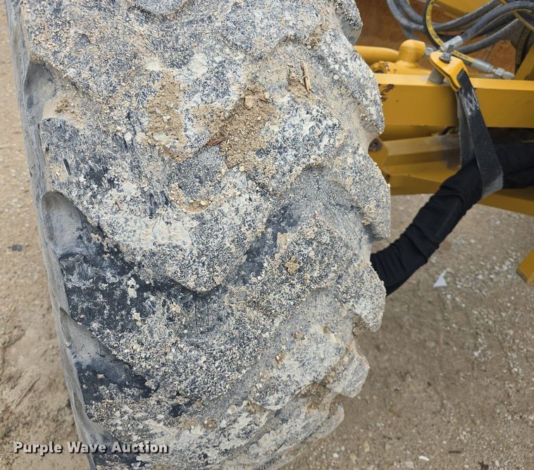 image for item DQ4433 2012 Caterpillar 140M2  motor grader