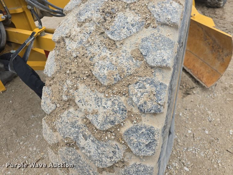 image for item DQ4433 2012 Caterpillar 140M2  motor grader