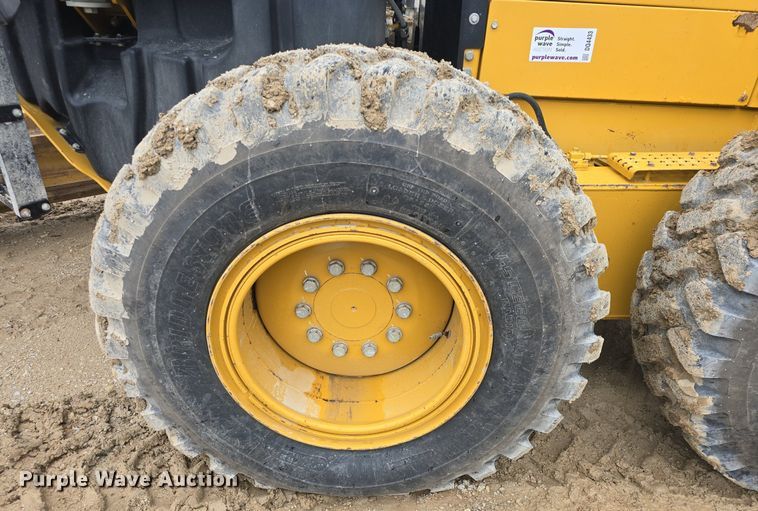 image for item DQ4433 2012 Caterpillar 140M2  motor grader