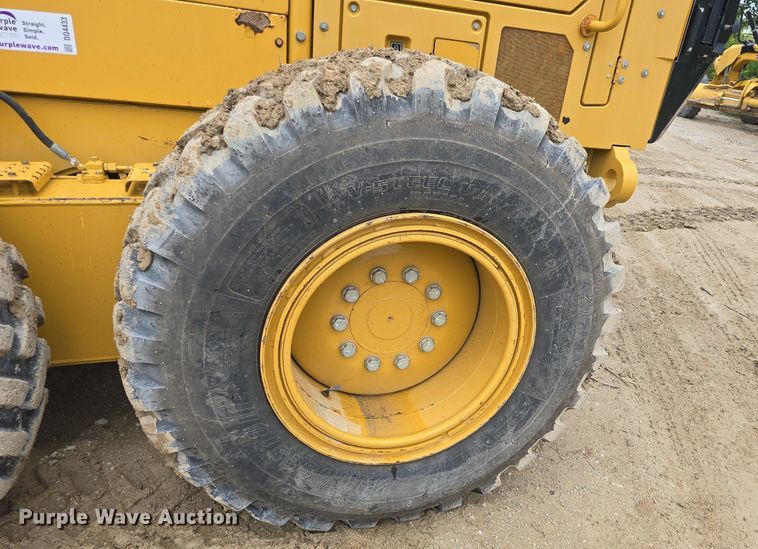 image for item DQ4433 2012 Caterpillar 140M2  motor grader