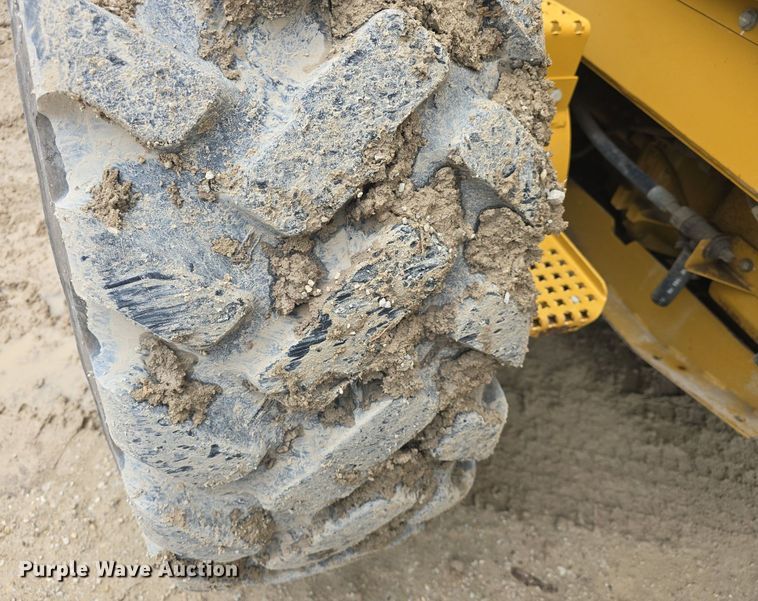 image for item DQ4433 2012 Caterpillar 140M2  motor grader