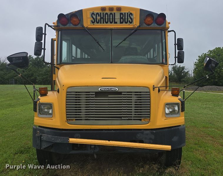 image for item DQ4439 2001 Freightliner FS65 school bus