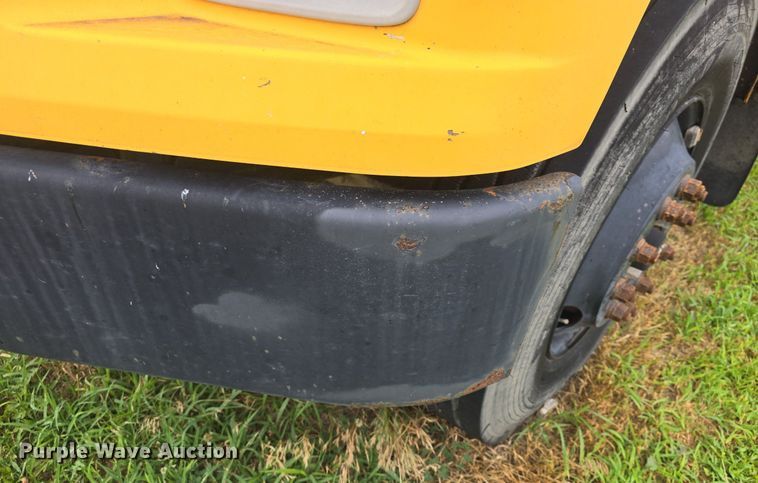 image for item DQ4439 2001 Freightliner FS65 school bus