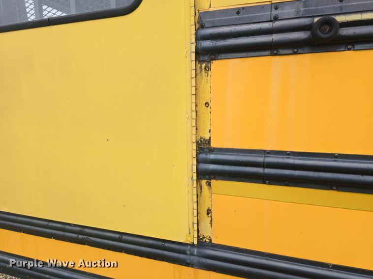 image for item DQ4439 2001 Freightliner FS65 school bus