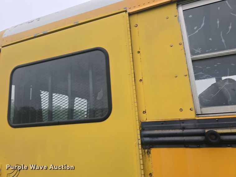 image for item DQ4439 2001 Freightliner FS65 school bus