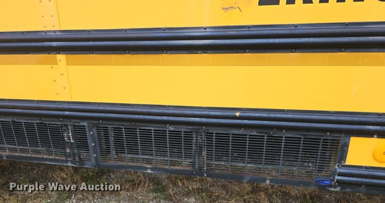 image for item DQ4439 2001 Freightliner FS65 school bus