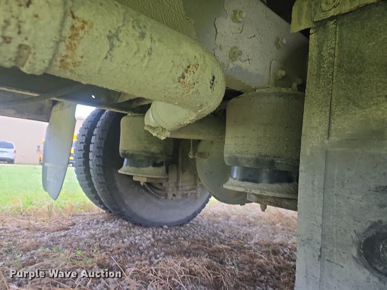 image for item DQ4439 2001 Freightliner FS65 school bus