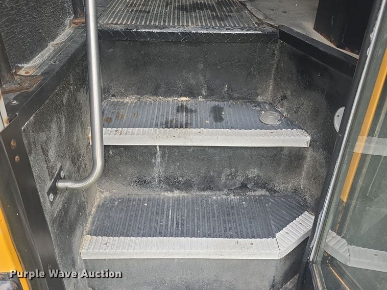 image for item DQ4439 2001 Freightliner FS65 school bus