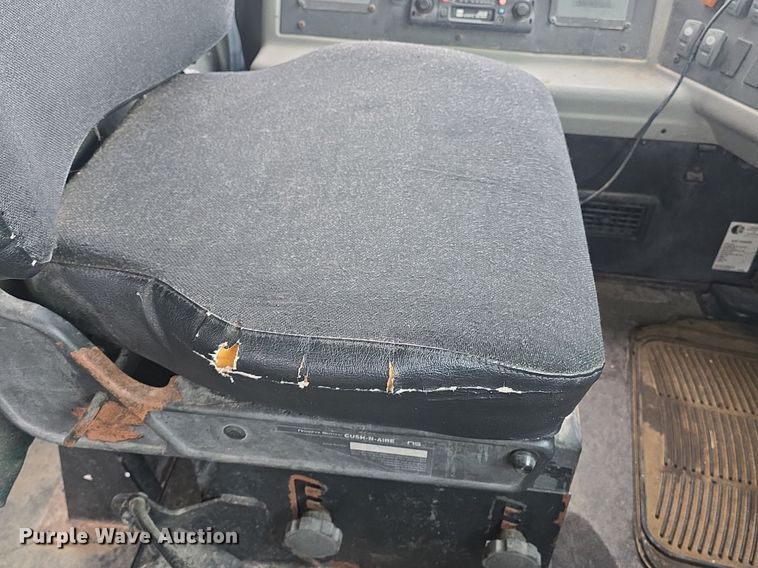 image for item DQ4439 2001 Freightliner FS65 school bus