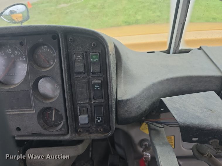 image for item DQ4439 2001 Freightliner FS65 school bus