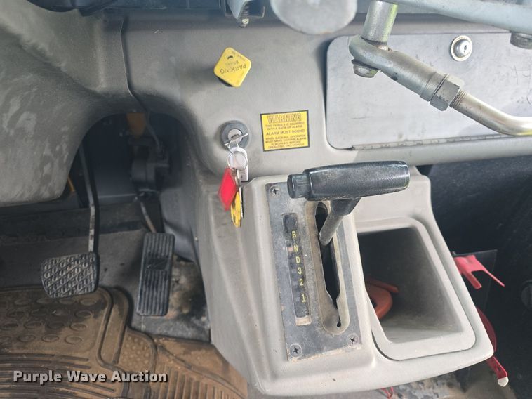 image for item DQ4439 2001 Freightliner FS65 school bus