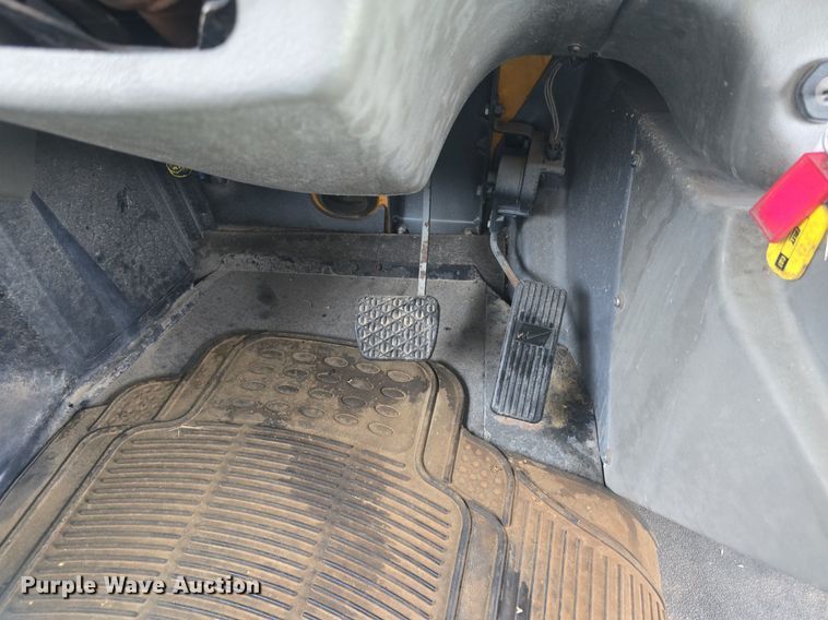 image for item DQ4439 2001 Freightliner FS65 school bus