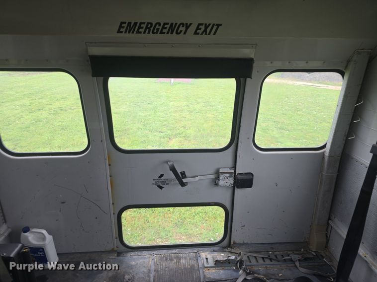 image for item DQ4439 2001 Freightliner FS65 school bus