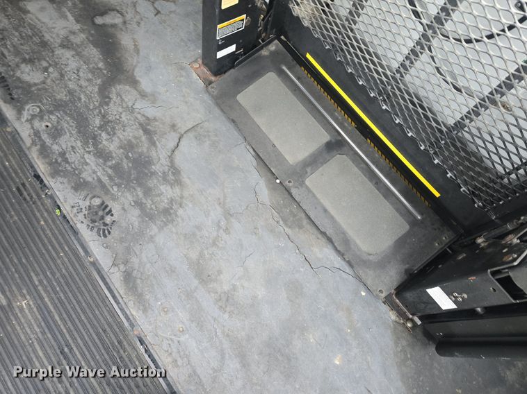 image for item DQ4439 2001 Freightliner FS65 school bus