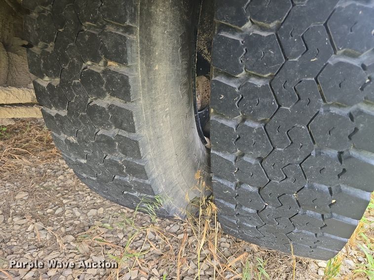 image for item DQ4439 2001 Freightliner FS65 school bus